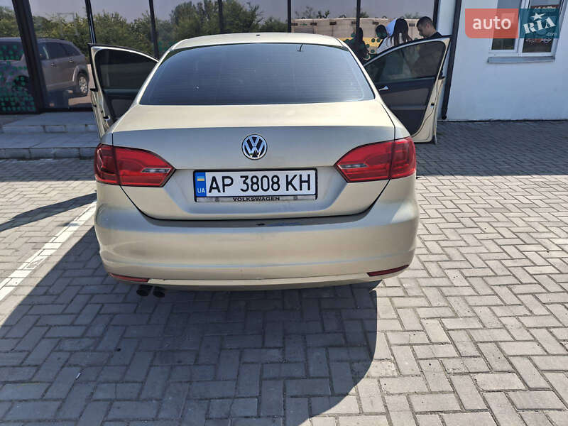Volkswagen Jetta 2013
