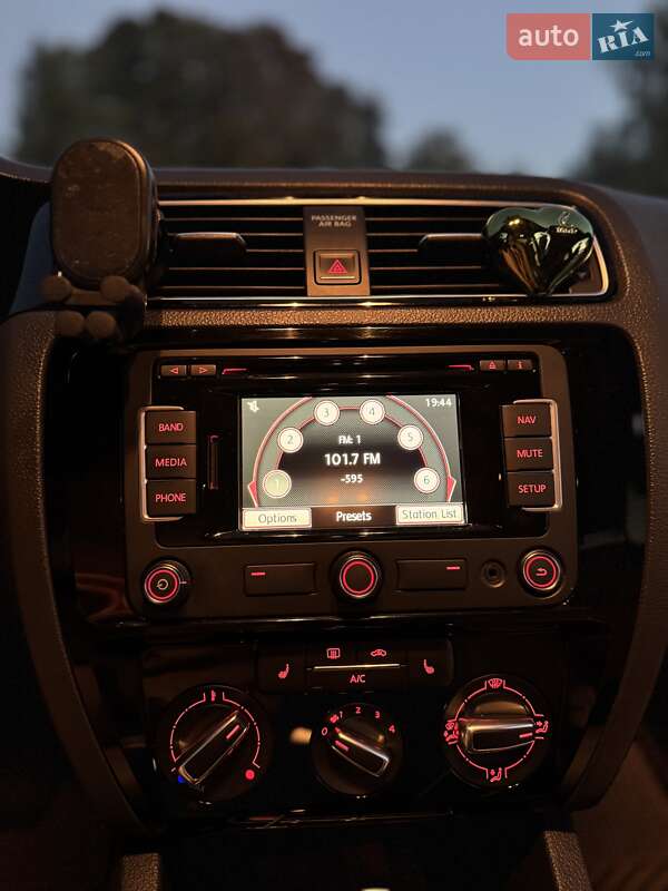 Седан Volkswagen Jetta 2014 в Кременчуці фото 13 Седан Volkswagen Jetta 2014 в Кременчуці