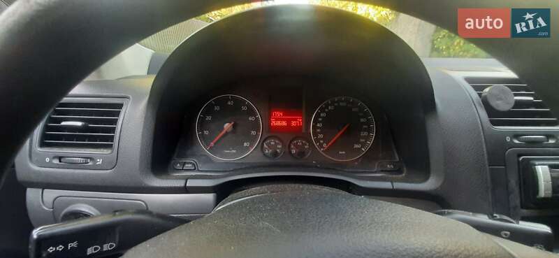 Седан Volkswagen Jetta 2006 в Киеве