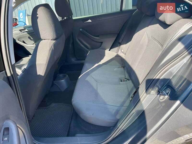 Седан Volkswagen Jetta 2011 в Харькове