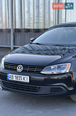 Седан Volkswagen Jetta 2013 в 