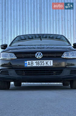 Седан Volkswagen Jetta 2013 в 