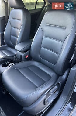 Седан Volkswagen Jetta 2013 в 