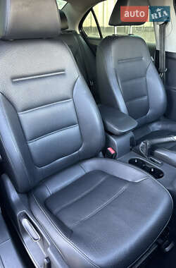 Седан Volkswagen Jetta 2013 в 