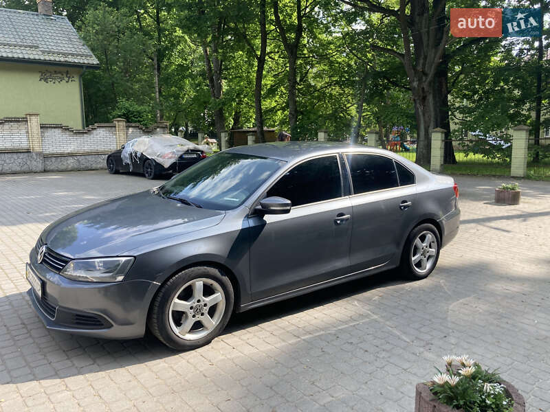 Volkswagen Jetta 2013