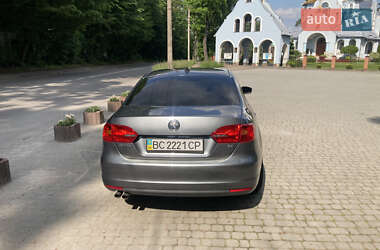 Седан Volkswagen Jetta 2013 в Львове