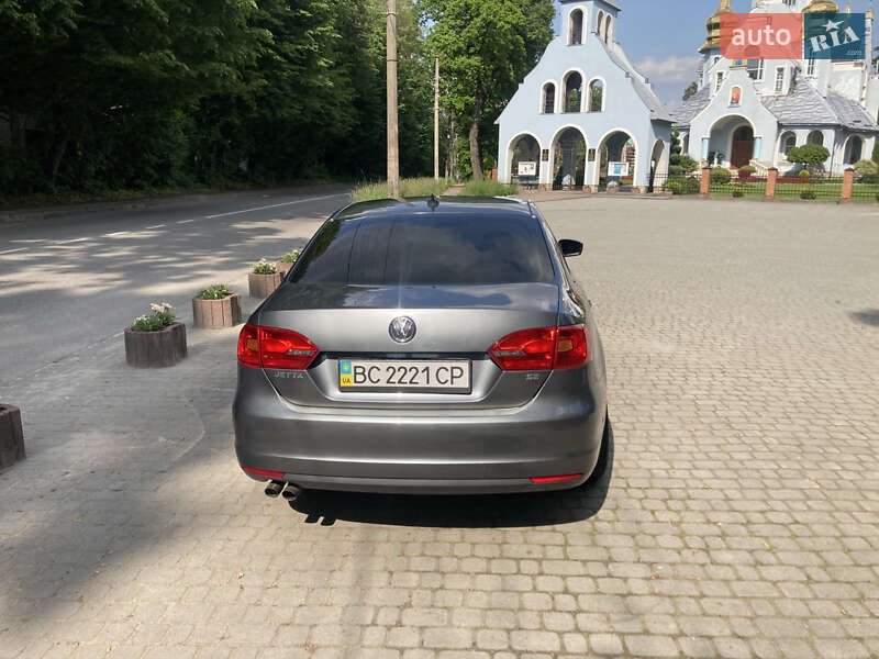 Седан Volkswagen Jetta 2013 в Львове