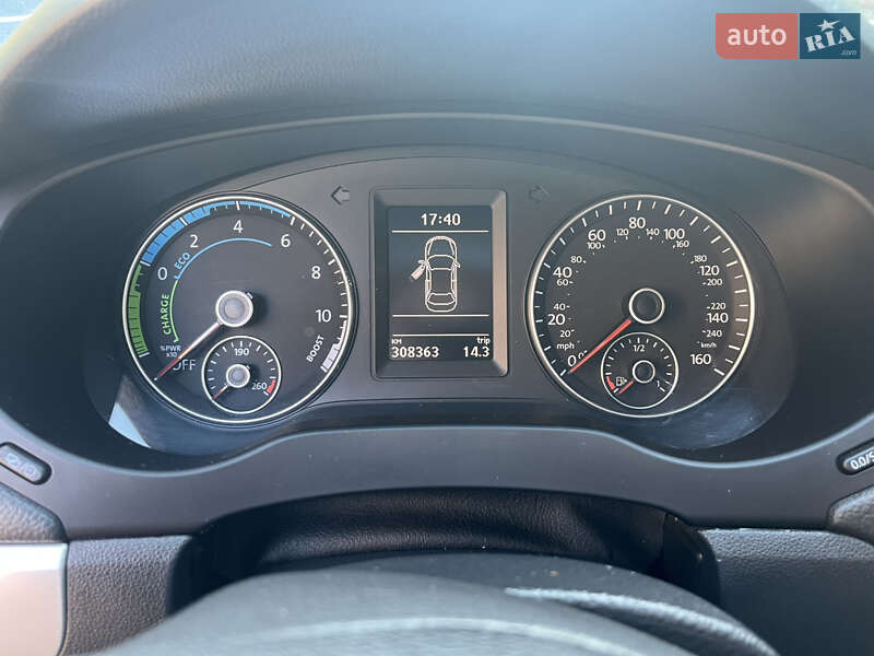 Седан Volkswagen Jetta 2013 в Львові