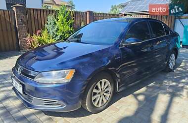 Седан Volkswagen Jetta 2013 в 