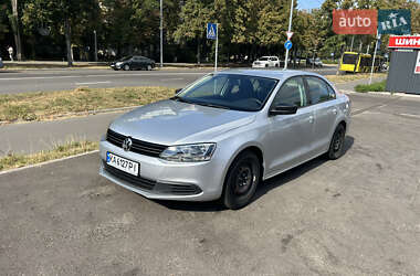 Седан Volkswagen Jetta 2013 в 