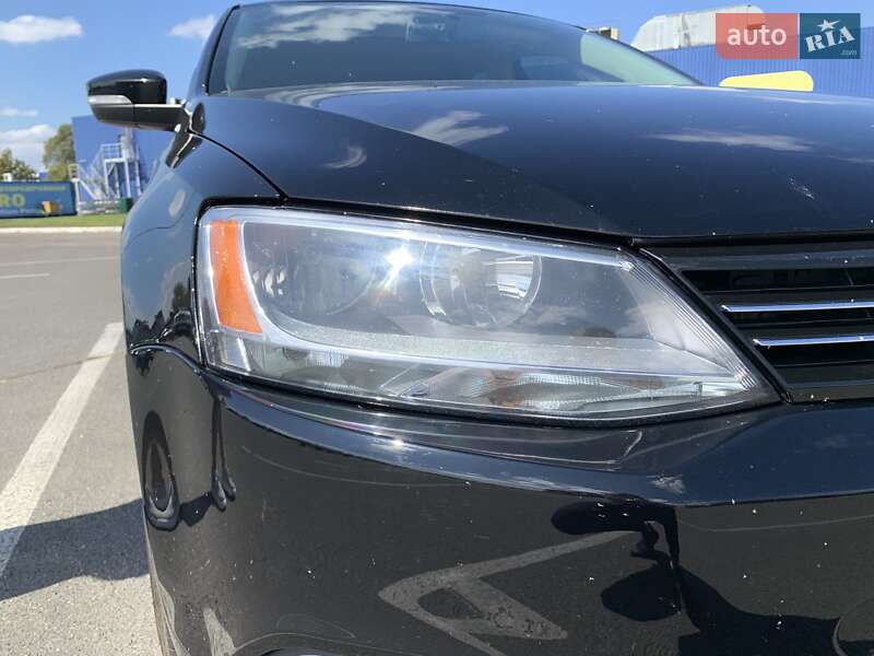 Седан Volkswagen Jetta 2014 в Дніпрі