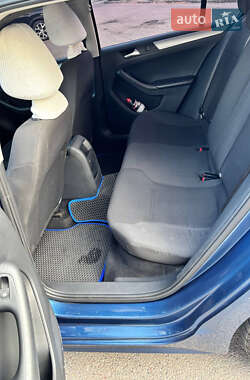Седан Volkswagen Jetta 2014 в 