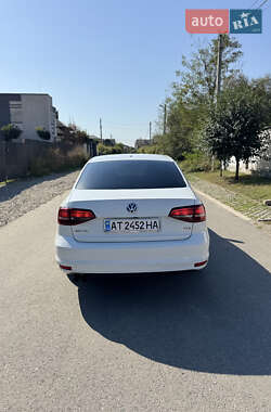 Седан Volkswagen Jetta 2016 в 
