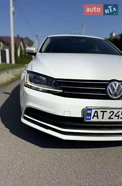 Седан Volkswagen Jetta 2016 в 