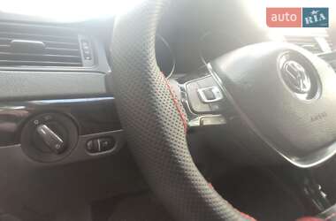 Седан Volkswagen Jetta 2015 в 
