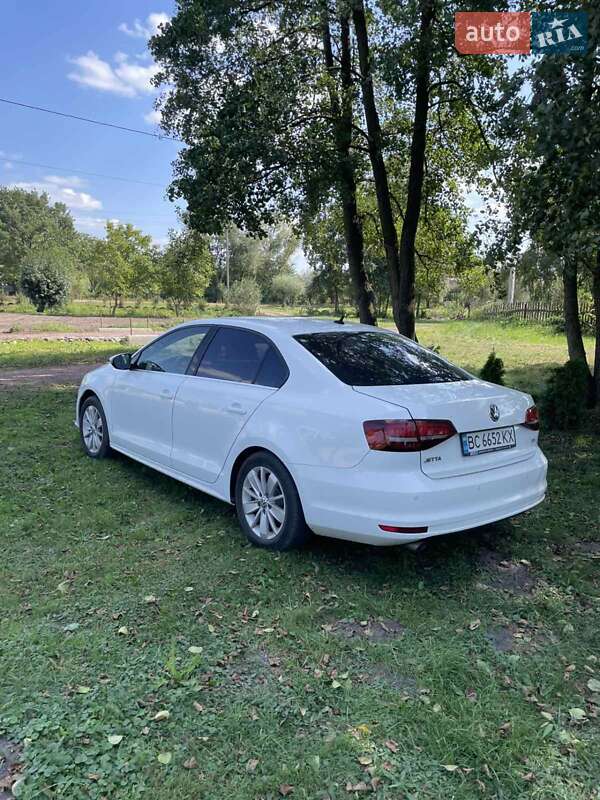 Седан Volkswagen Jetta 2016 в Рава-Русской