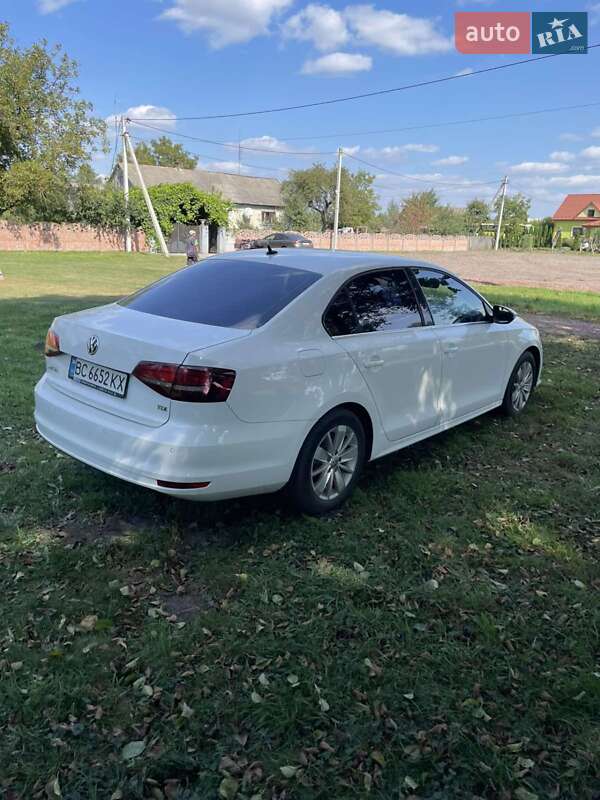 Седан Volkswagen Jetta 2016 в Рава-Русской