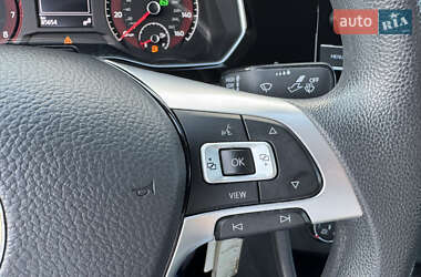 Седан Volkswagen Jetta 2021 в 