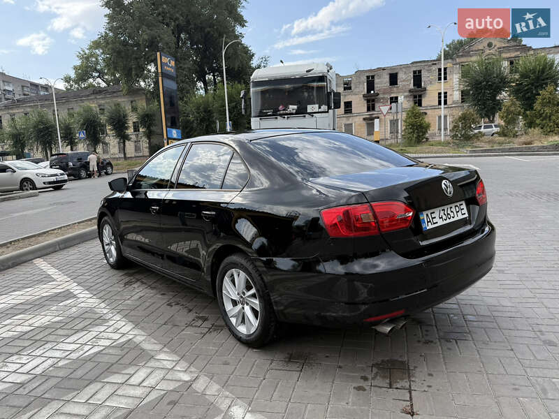 Седан Volkswagen Jetta 2014 в Каменском фото 8 Седан Volkswagen Jetta 2014 в Каменском