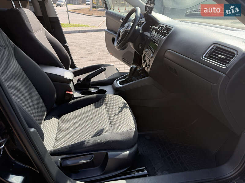 Седан Volkswagen Jetta 2014 в Каменском фото 11 Седан Volkswagen Jetta 2014 в Каменском