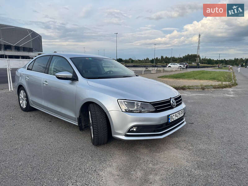 Седан Volkswagen Jetta 2016 в Львове