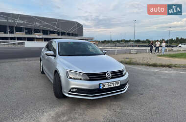 Седан Volkswagen Jetta 2016 в Львове