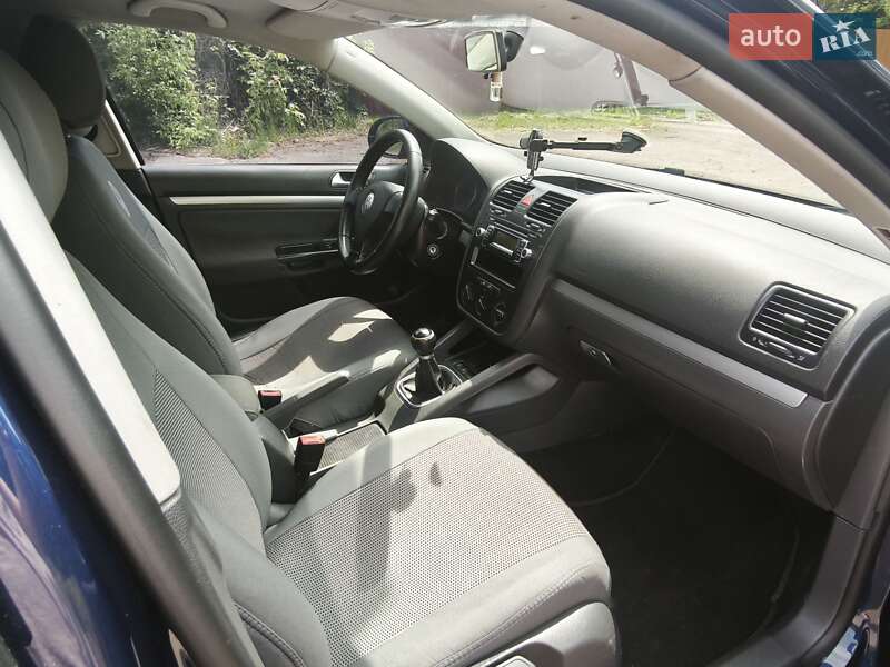 Седан Volkswagen Jetta 2008 в Городні