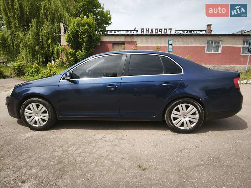 Седан Volkswagen Jetta 2008 в Городні