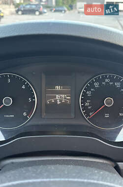Седан Volkswagen Jetta 2013 в 