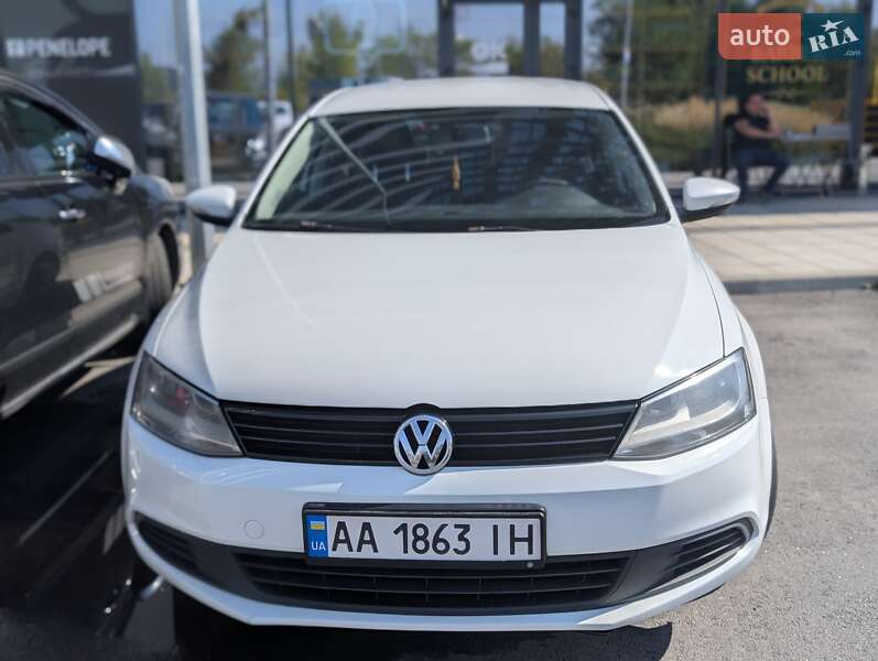Седан Volkswagen Jetta 2014 в Киеве