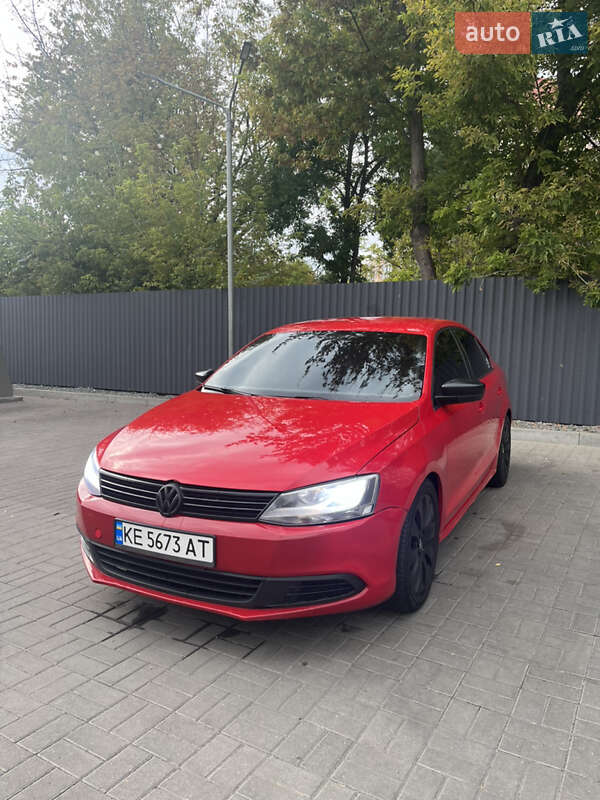 Седан Volkswagen Jetta 2012 в Днепре