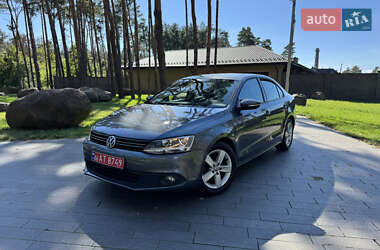 Седан Volkswagen Jetta 2011 в Житомирі