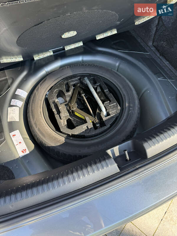 Седан Volkswagen Jetta 2011 в Житомире