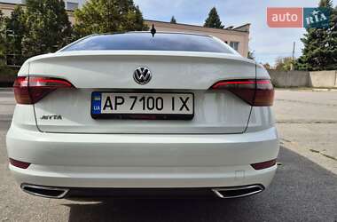 Седан Volkswagen Jetta 2019 в 