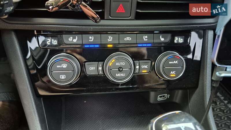 Седан Volkswagen Jetta 2019 в Запорожье