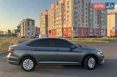 Седан Volkswagen Jetta 2019 в 