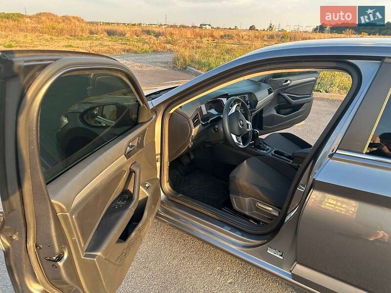 Седан Volkswagen Jetta 2019 в Виннице