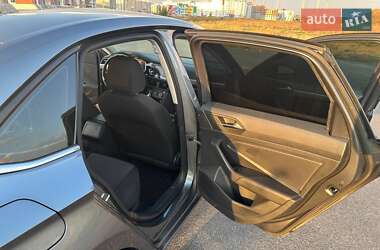 Седан Volkswagen Jetta 2019 в 