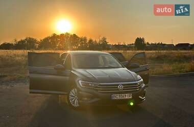 Седан Volkswagen Jetta 2019 в 