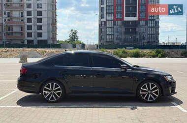 Седан Volkswagen Jetta 2013 в 