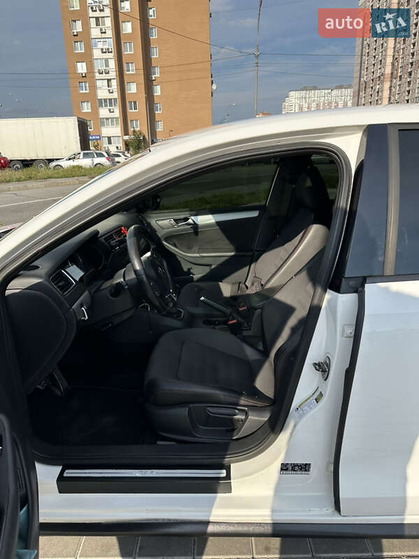 Седан Volkswagen Jetta 2012 в Киеве