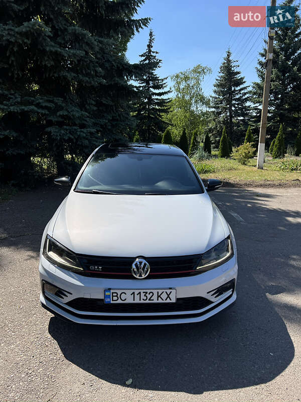 Седан Volkswagen Jetta 2017 в 