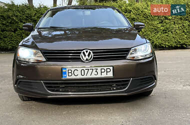 Седан Volkswagen Jetta 2012 в Львові