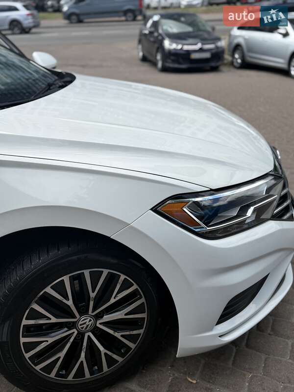 Седан Volkswagen Jetta 2019 в Киеве