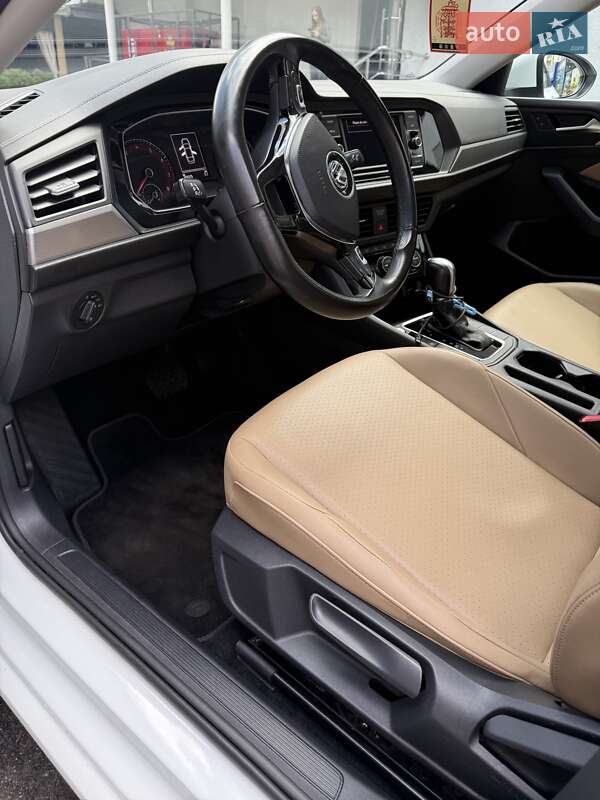 Седан Volkswagen Jetta 2019 в Киеве