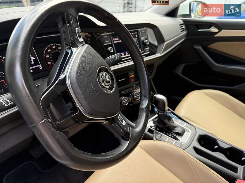 Седан Volkswagen Jetta 2019 в Киеве