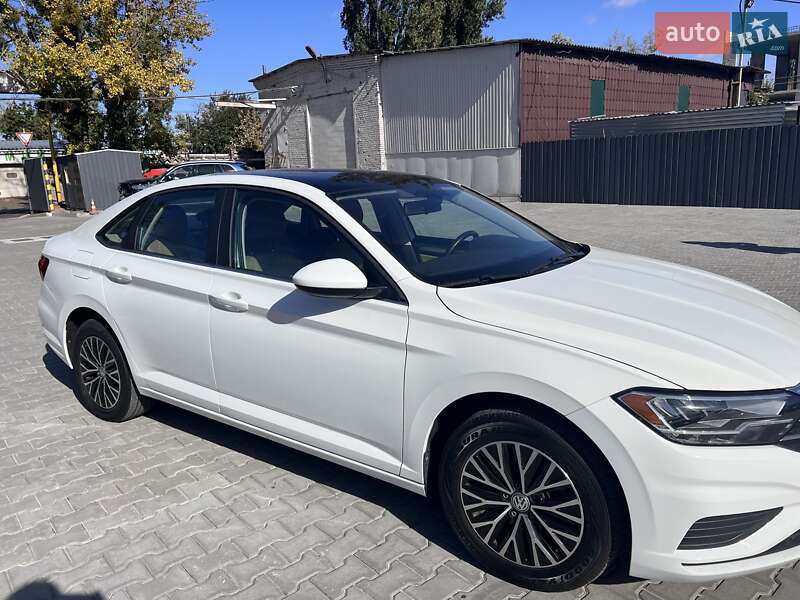 Седан Volkswagen Jetta 2019 в Киеве