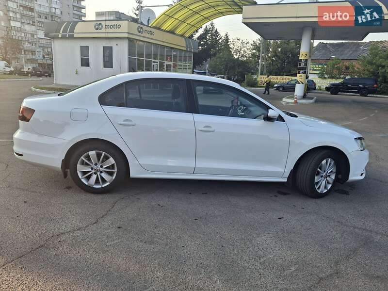 Седан Volkswagen Jetta 2016 в Житомире