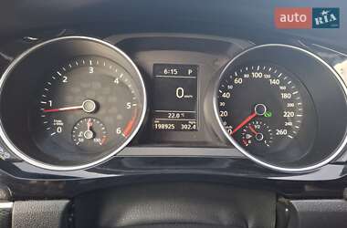 Седан Volkswagen Jetta 2016 в 