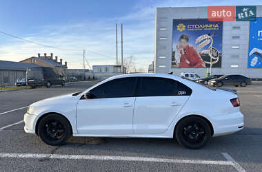 Седан Volkswagen Jetta 2016 в 